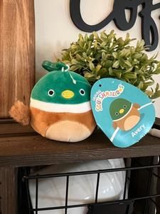 Avery 3.5” Squishmallow Clip